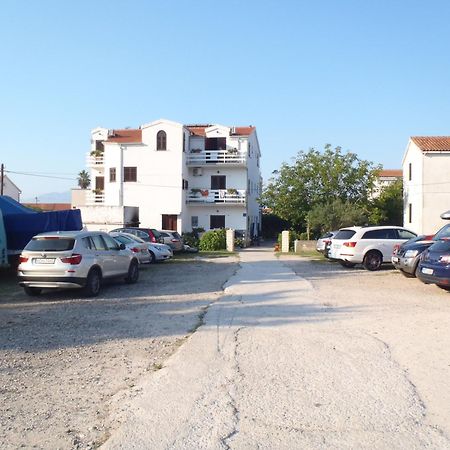 Apartments Ida Sućuraj Екстериор снимка