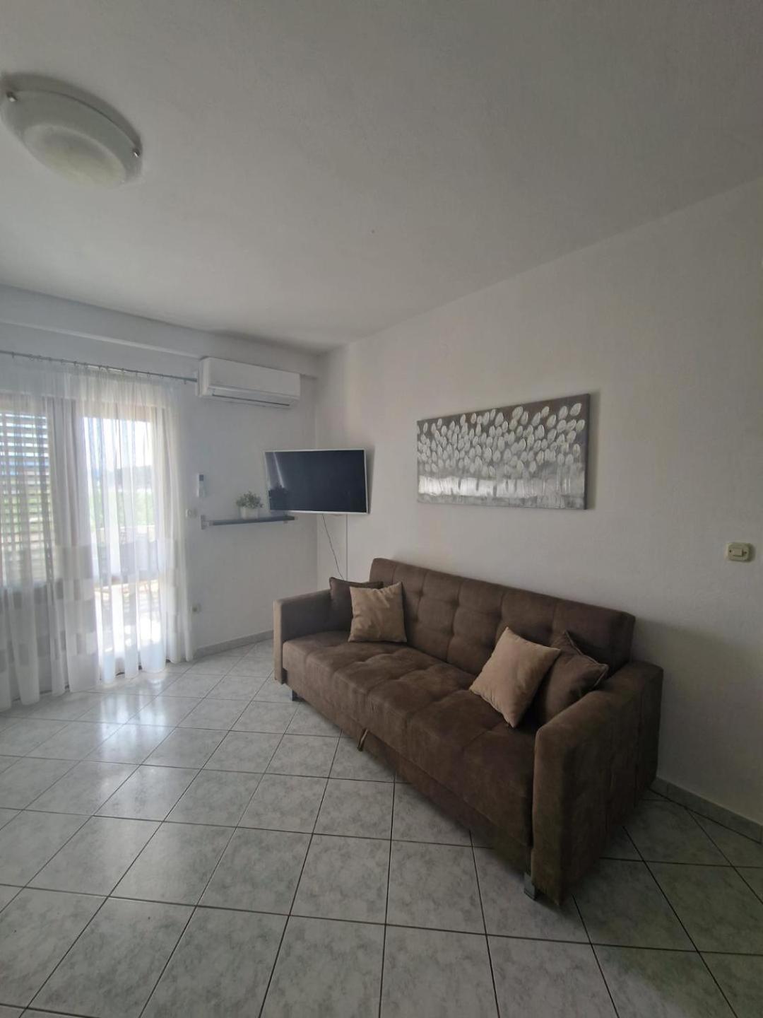 Apartments Ida Sućuraj Екстериор снимка