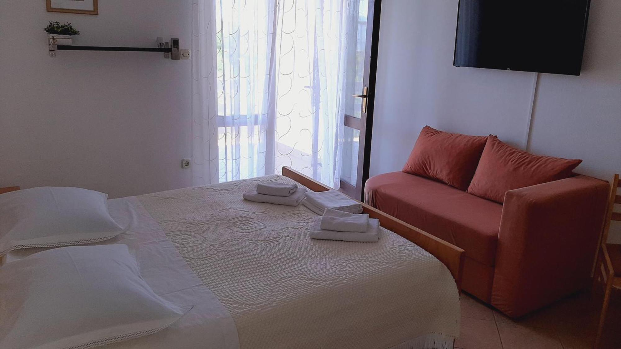 Apartments Ida Sućuraj Екстериор снимка