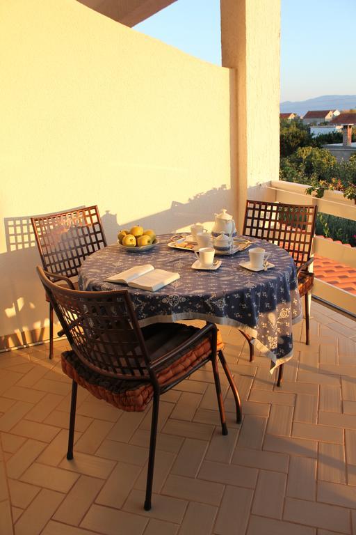 Apartments Ida Sućuraj Екстериор снимка