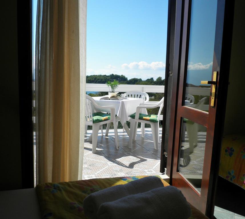 Apartments Ida Sućuraj Екстериор снимка